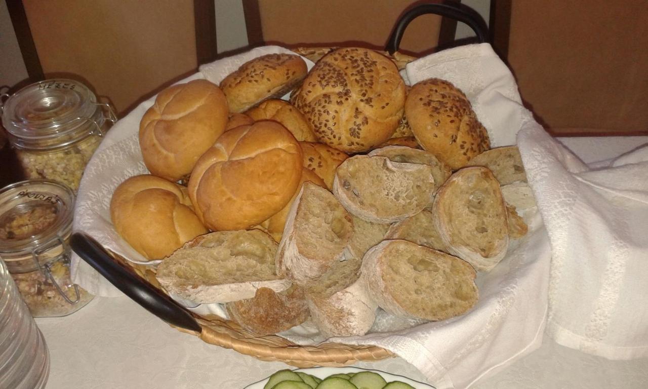 Tiffan'S Pinceszet Es Panzio Hotel Villany Luaran gambar