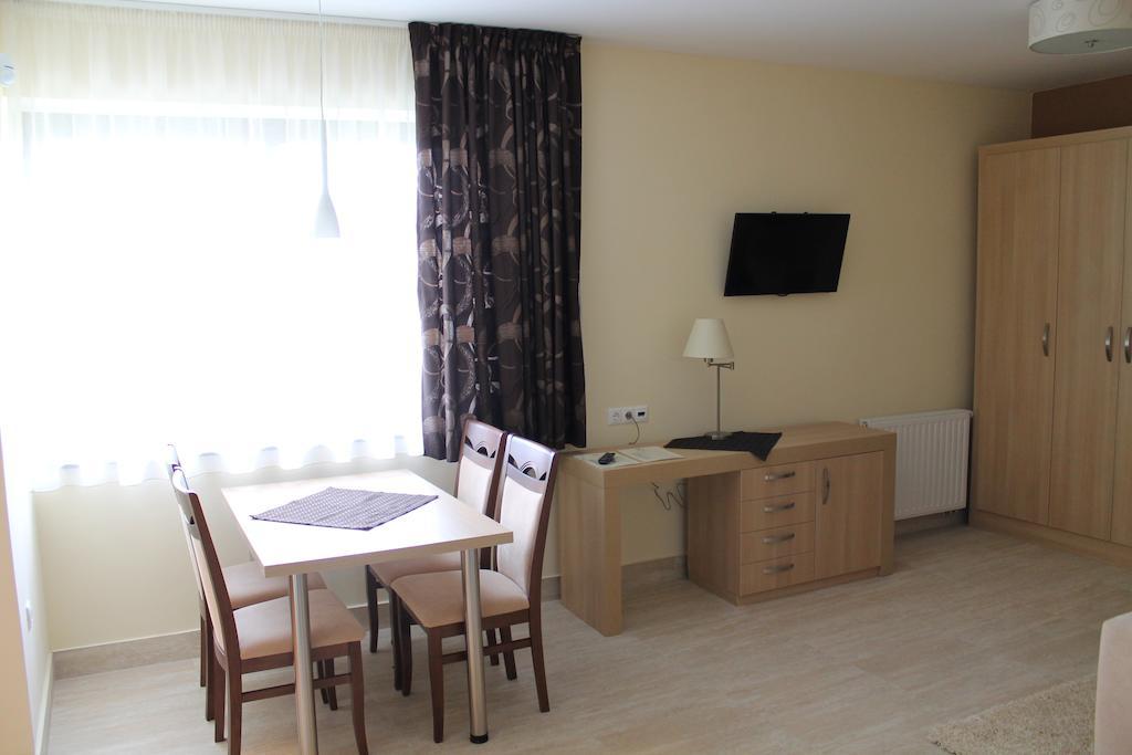 Tiffan'S Pinceszet Es Panzio Hotel Villany Bilik gambar