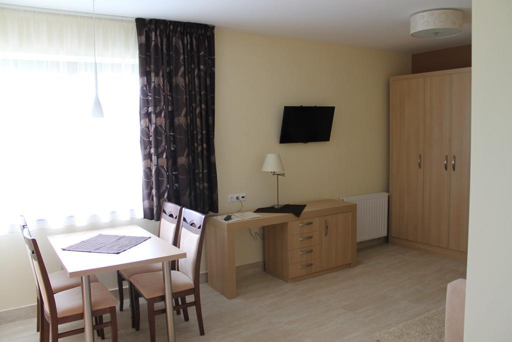 Tiffan'S Pinceszet Es Panzio Hotel Villany Luaran gambar