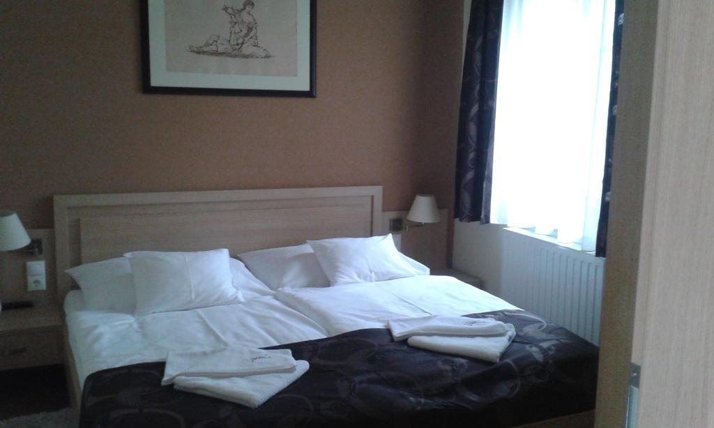 Tiffan'S Pinceszet Es Panzio Hotel Villany Luaran gambar